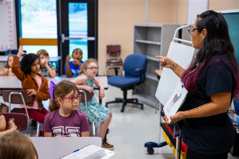 Heritage Elementary students in a Spanish class